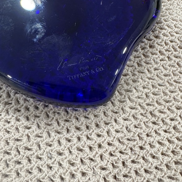 Tiffany & Co/Elsa Peretti blue glass heart paperweight - Picture 4 of 6